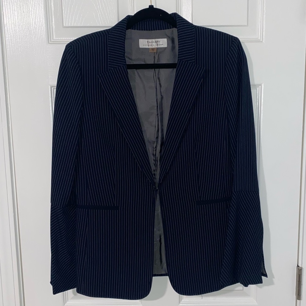 Tahari suit. Size 10. Navy blue w/ white Pin stripe.